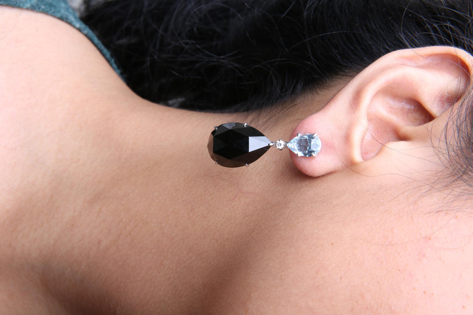 18K White Gold 1/5 Cttw Diamond with Pear Cut Sky Blue Topaz and Pear-Cut Black Onyx Gemstone Dangle Earring (G-H Color, SI1-SI2 Clarity)-3